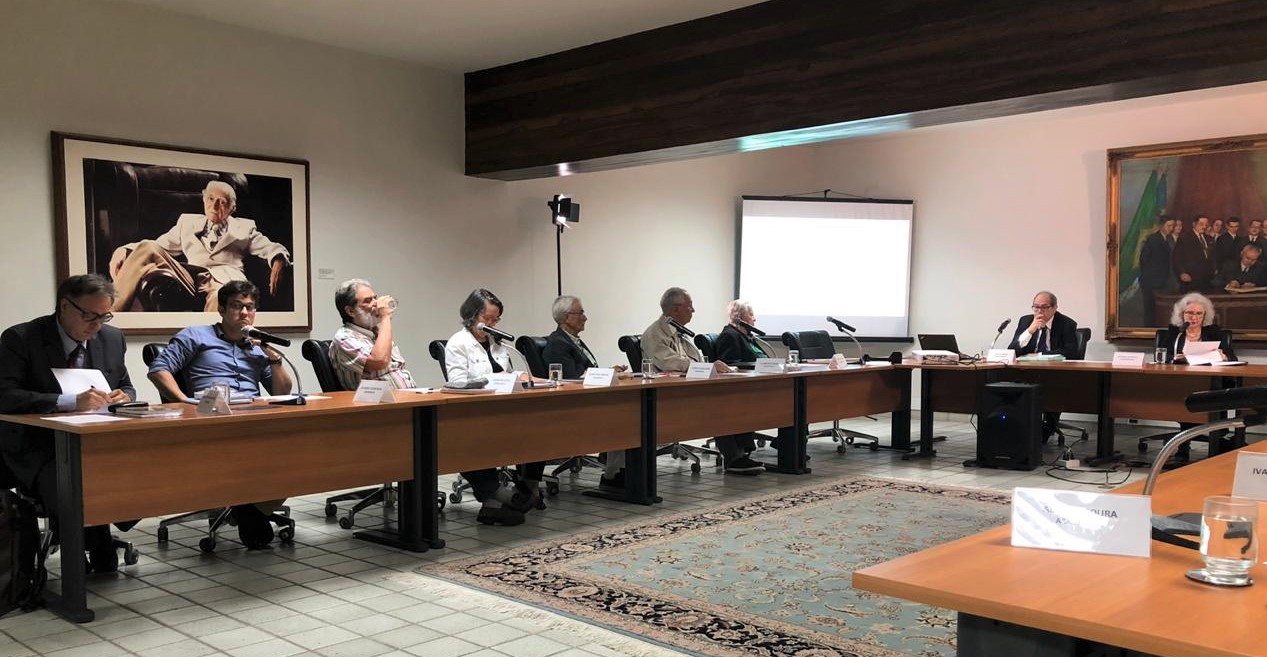 Seminário de Tropicologia Manuel Bandeira Gilberto Freyre